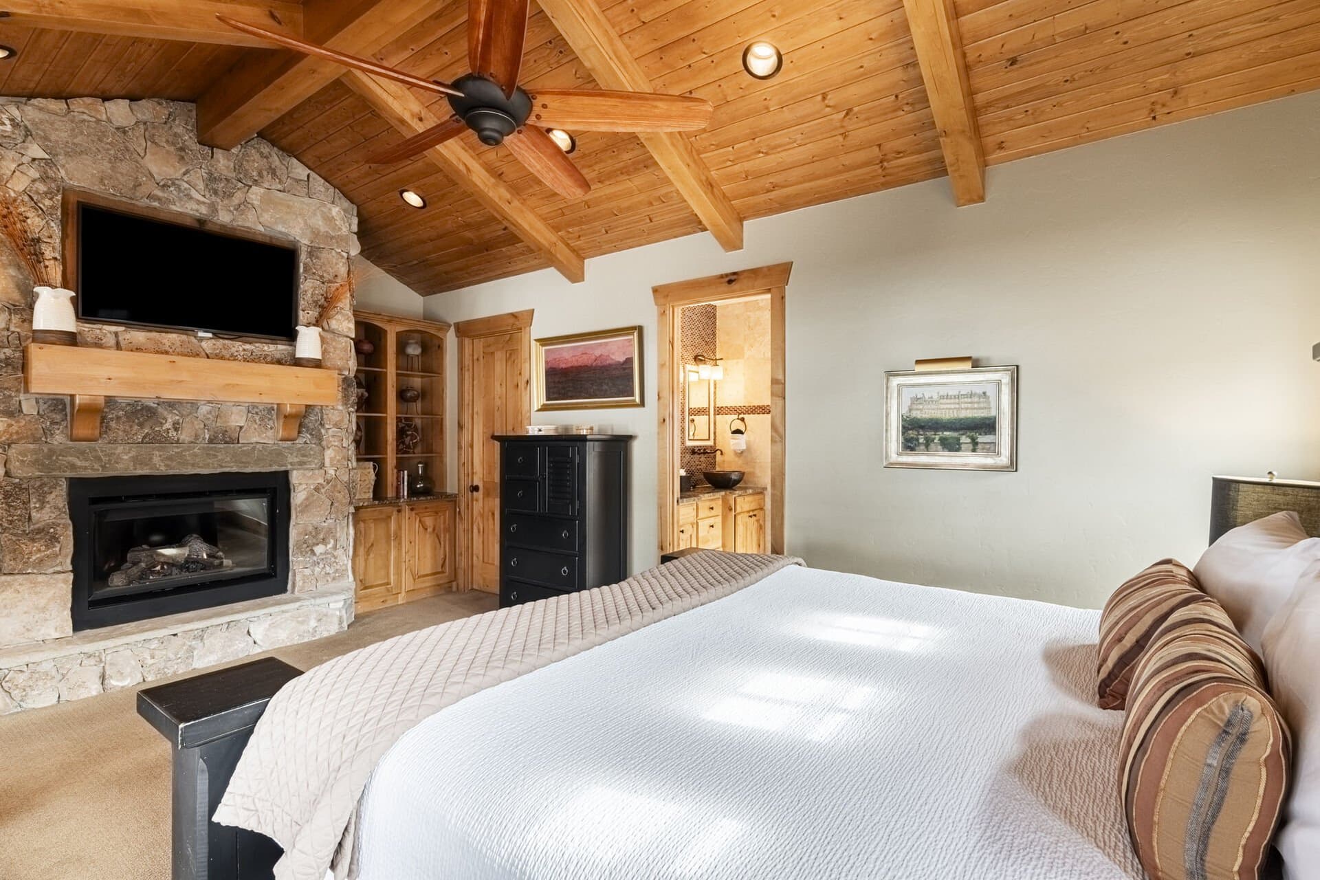 Powder Lodge - Image 27