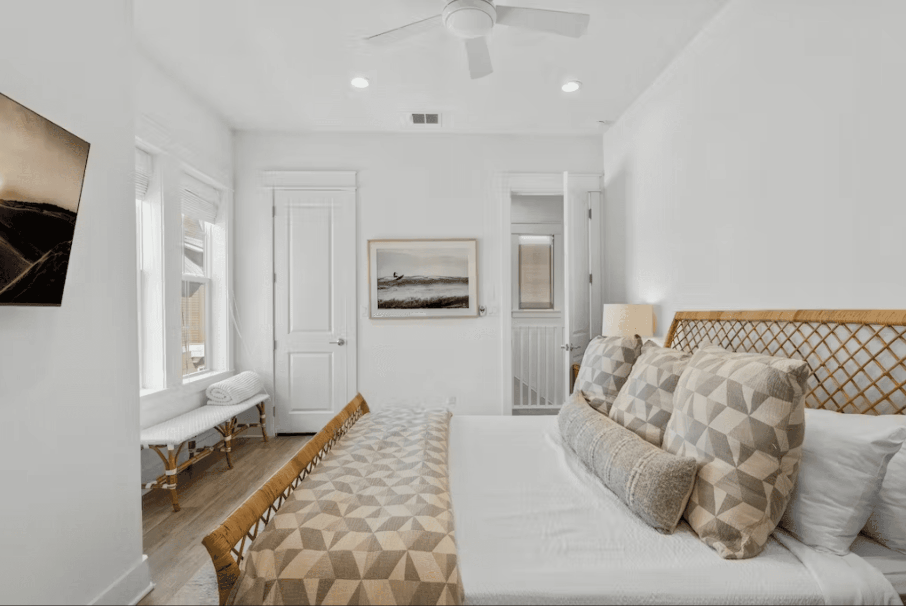 Beach Ball House - Image 37