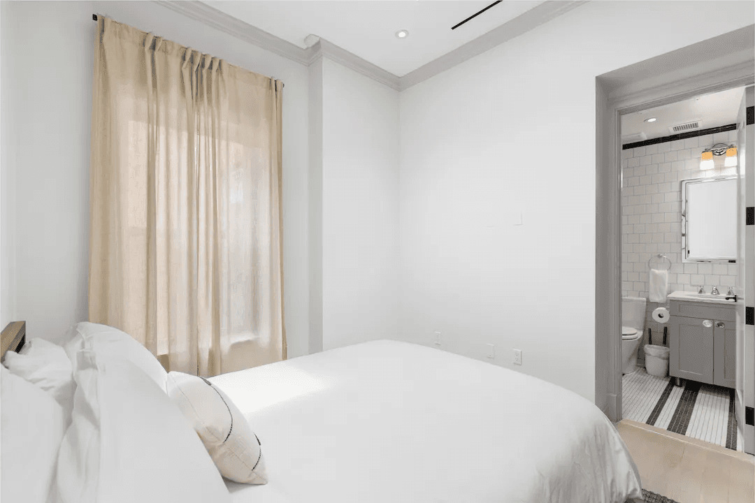 Linden Place II - Image 22