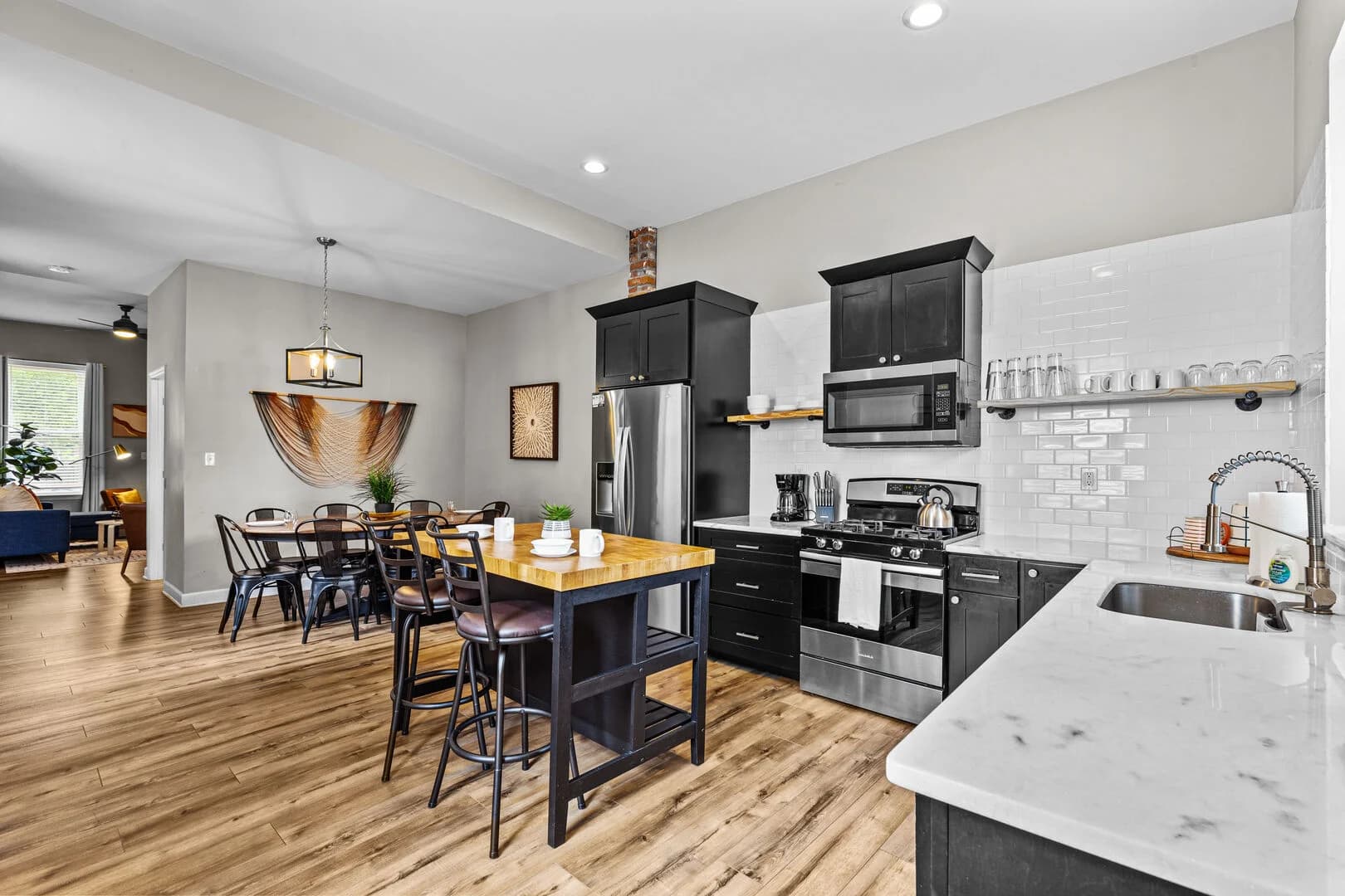 Designer Townhome - Image 4