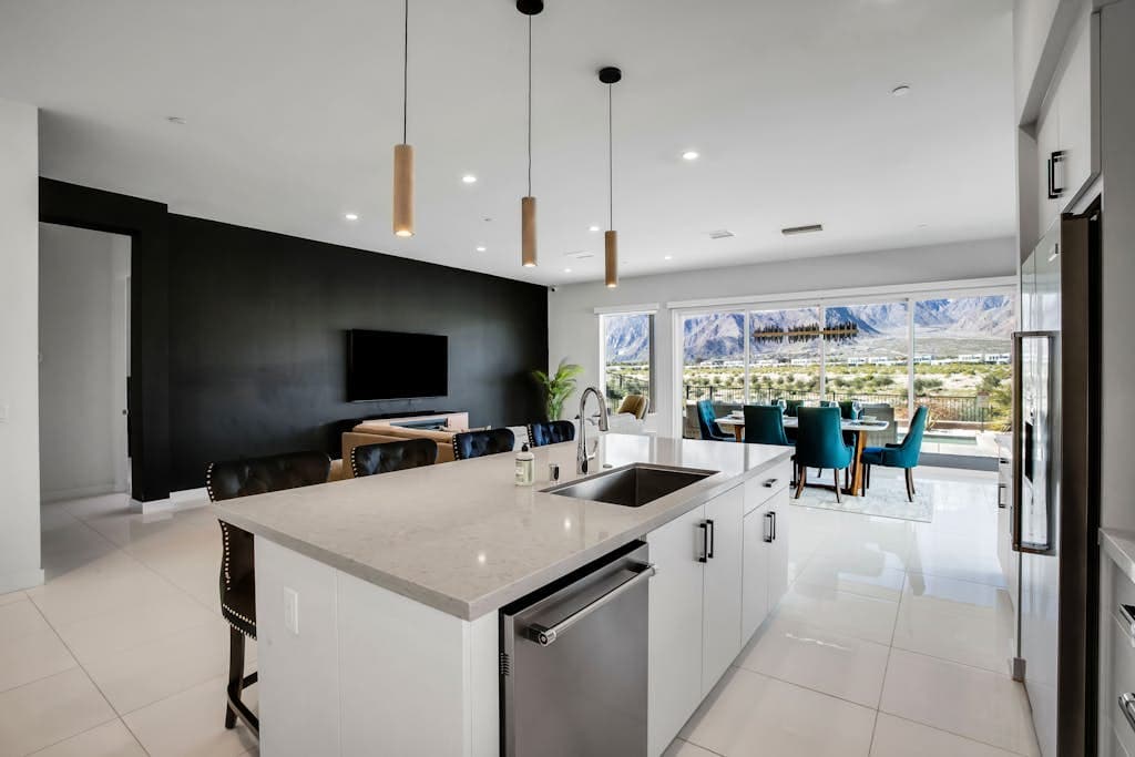 Majestic Mountain View - Image 7