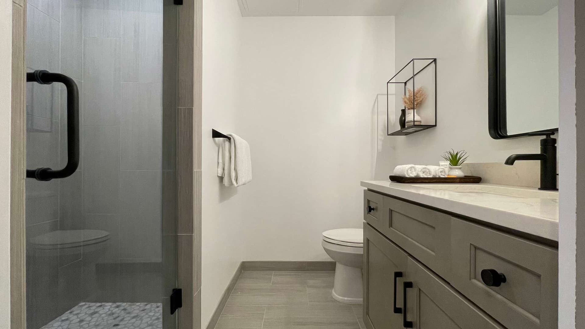 Sneaux Shack - Image 39