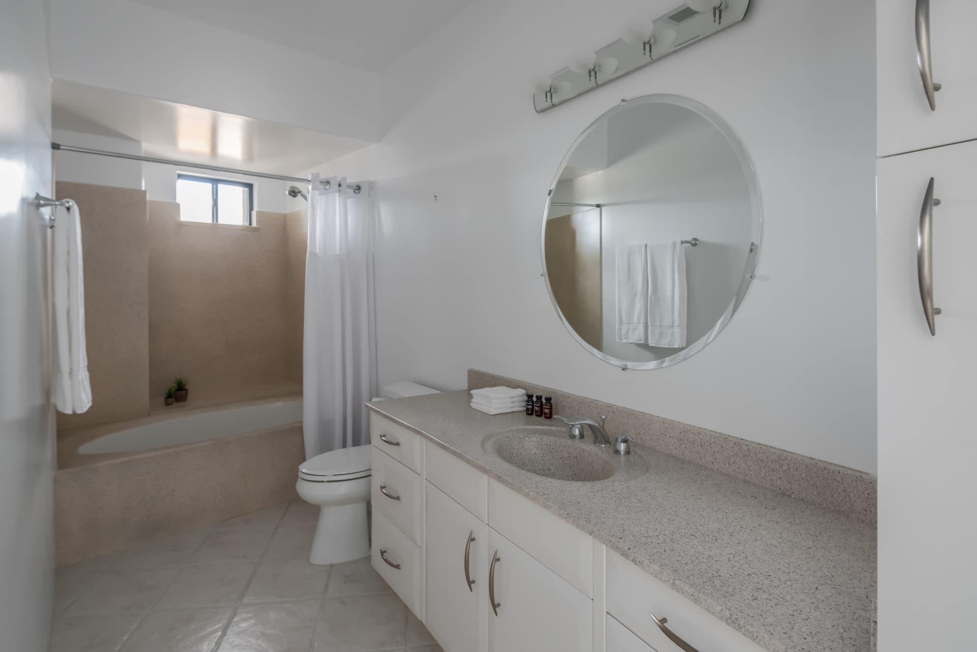 Fallbrook House - Image 25