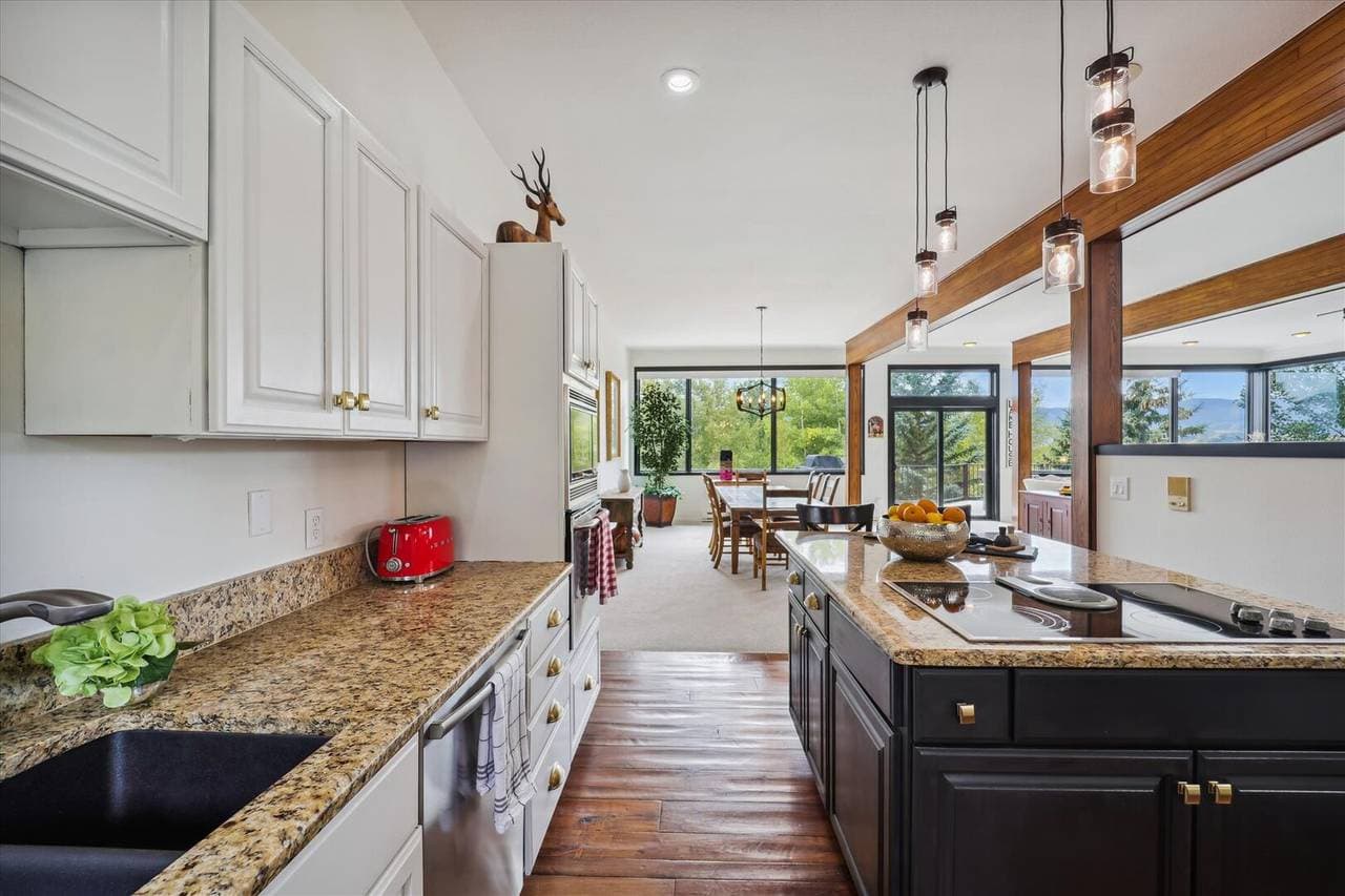 Corinthian Bella Vista - Image 11