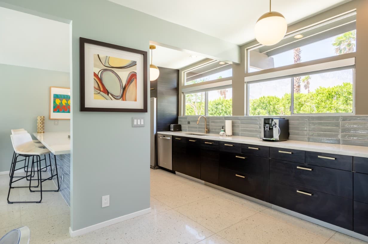 Hugh Kaptur's Mid Century Modern Oasis - Image 6