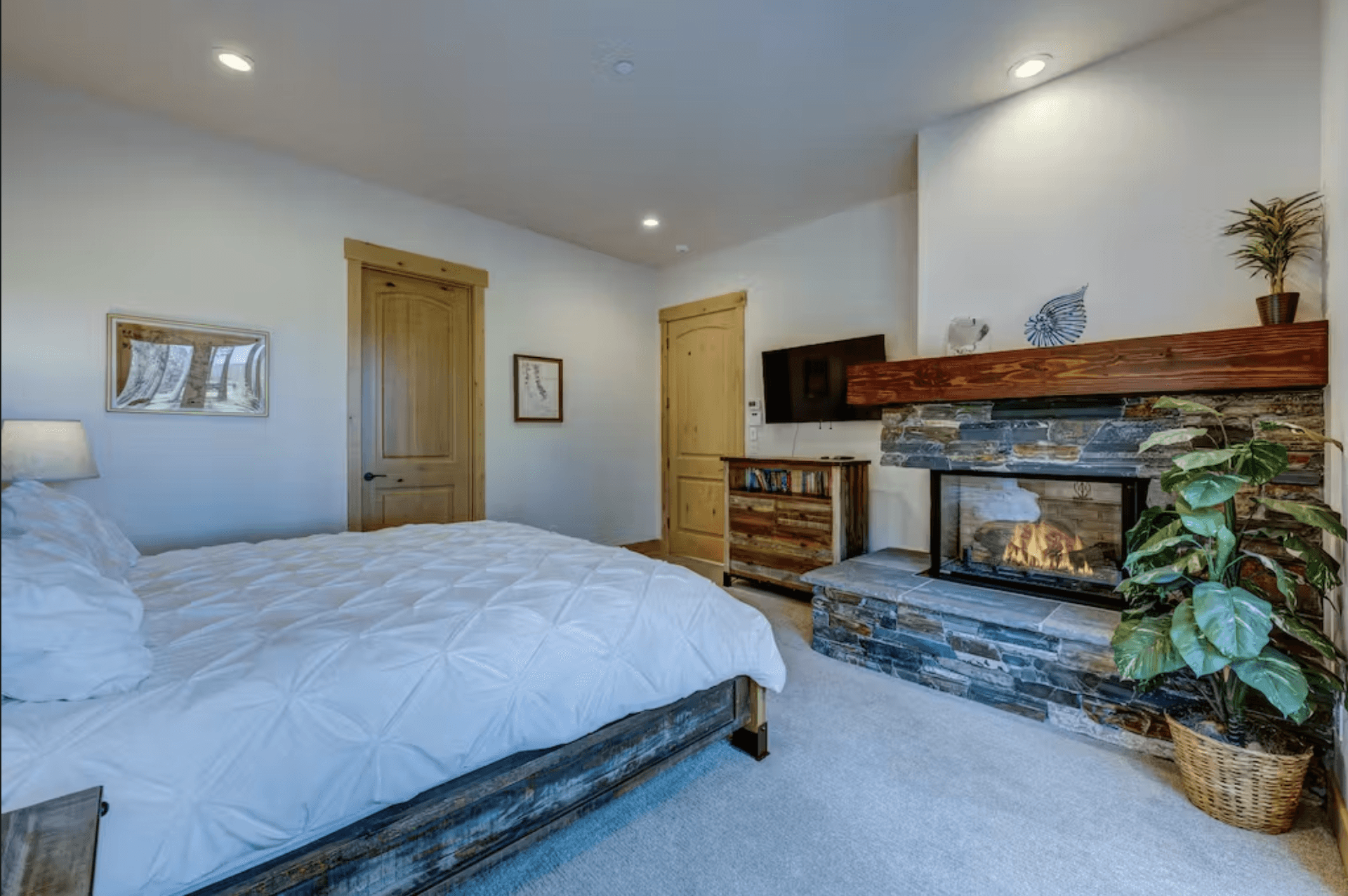 Sierra Vista House - Image 15