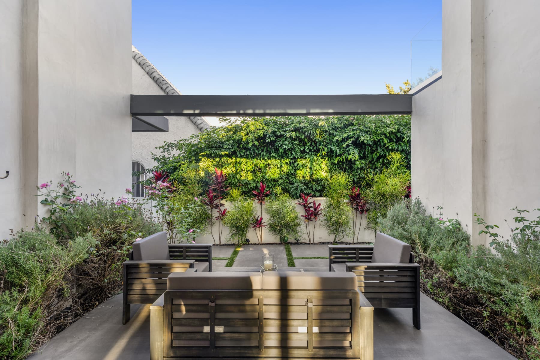 Lindenhurst House - Image 15