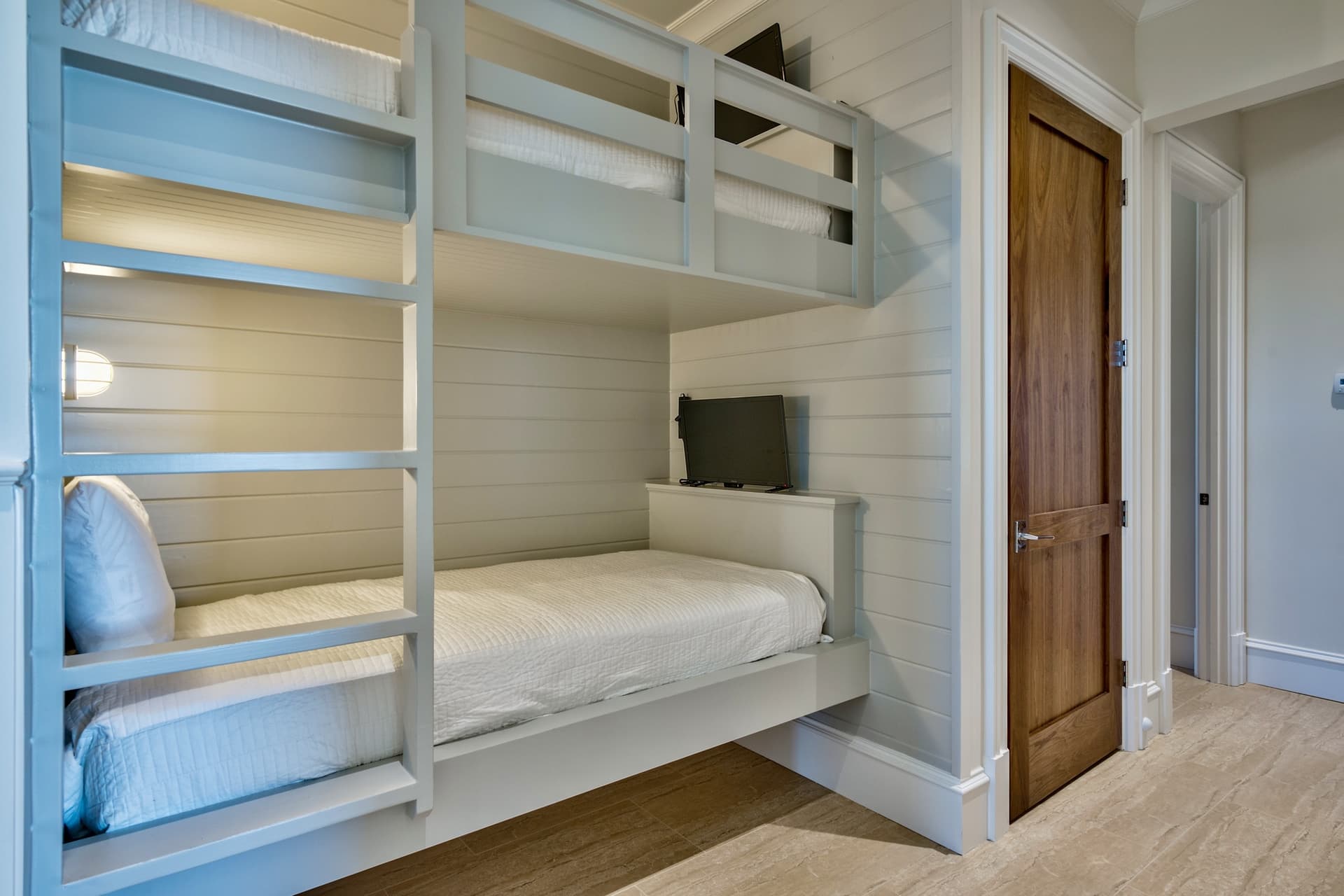 Soggy Dollar - Image 26