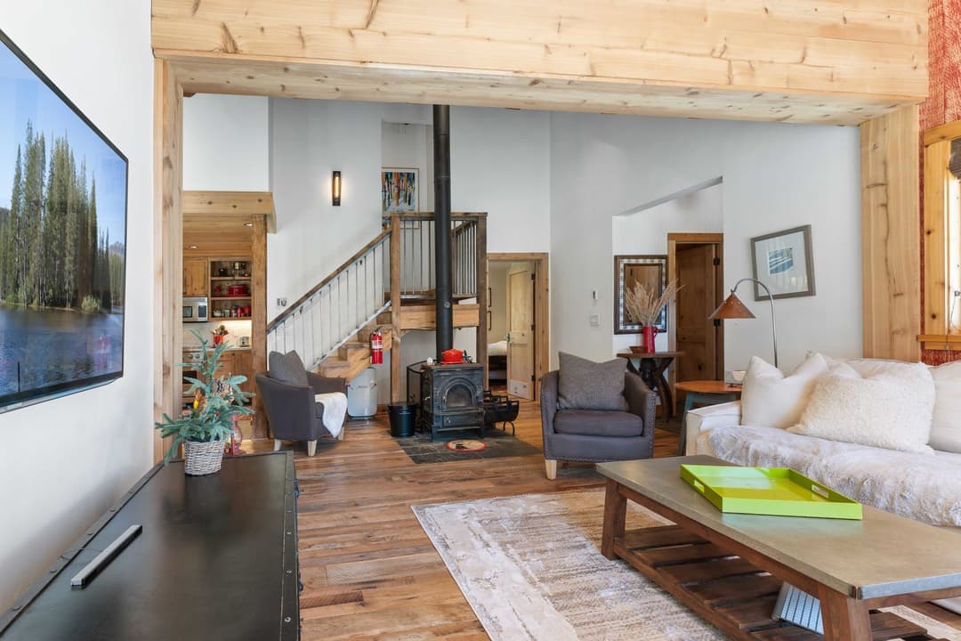 Soda Springs Ski & Lake Retreat - Image 6