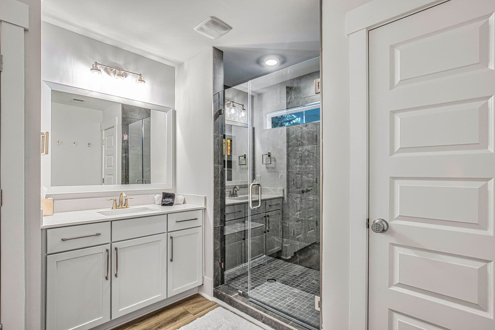 Tip Toe to the Beach - Image 26