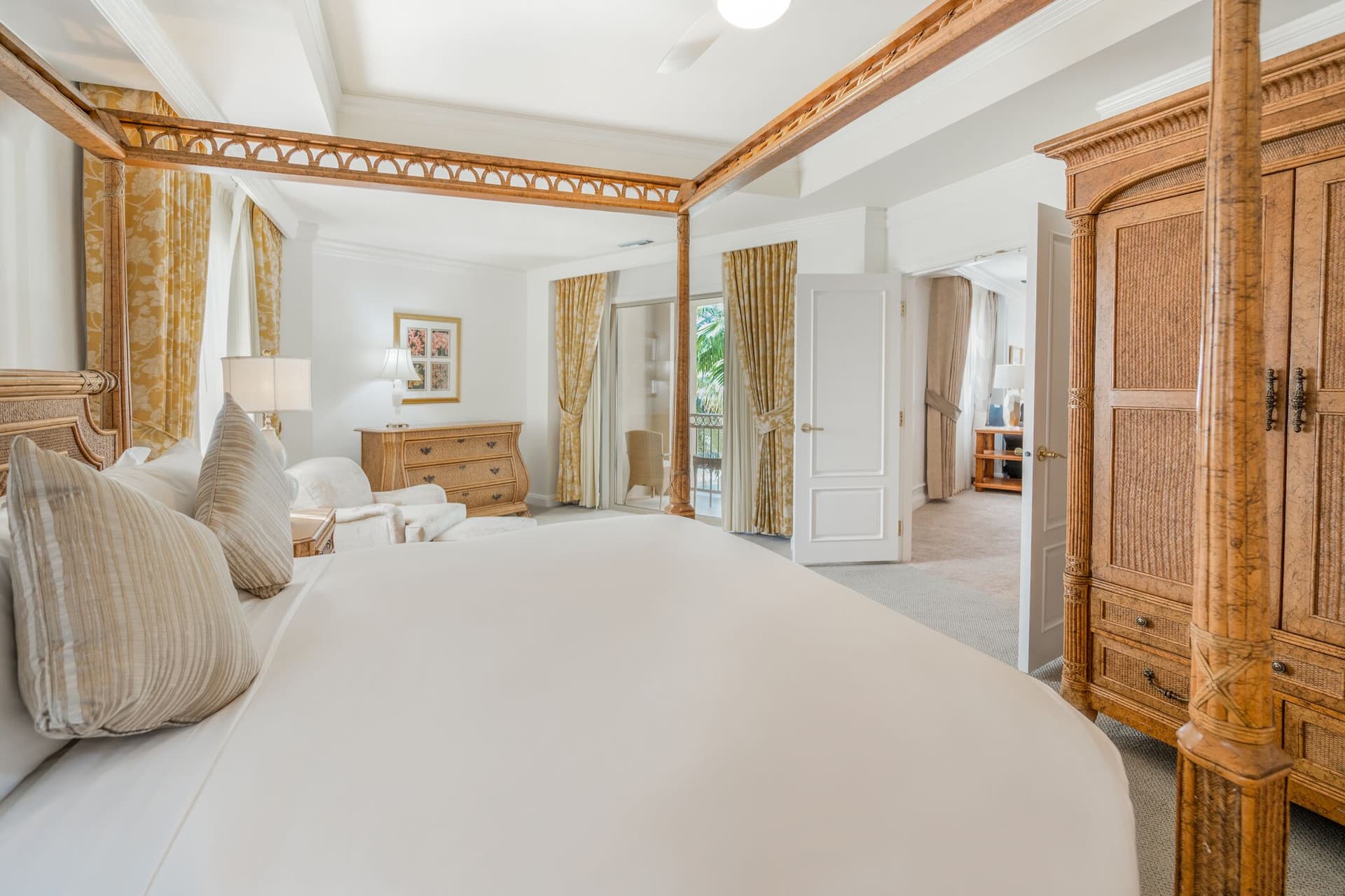 Ritz-Carlton Residence #301 - Image 4