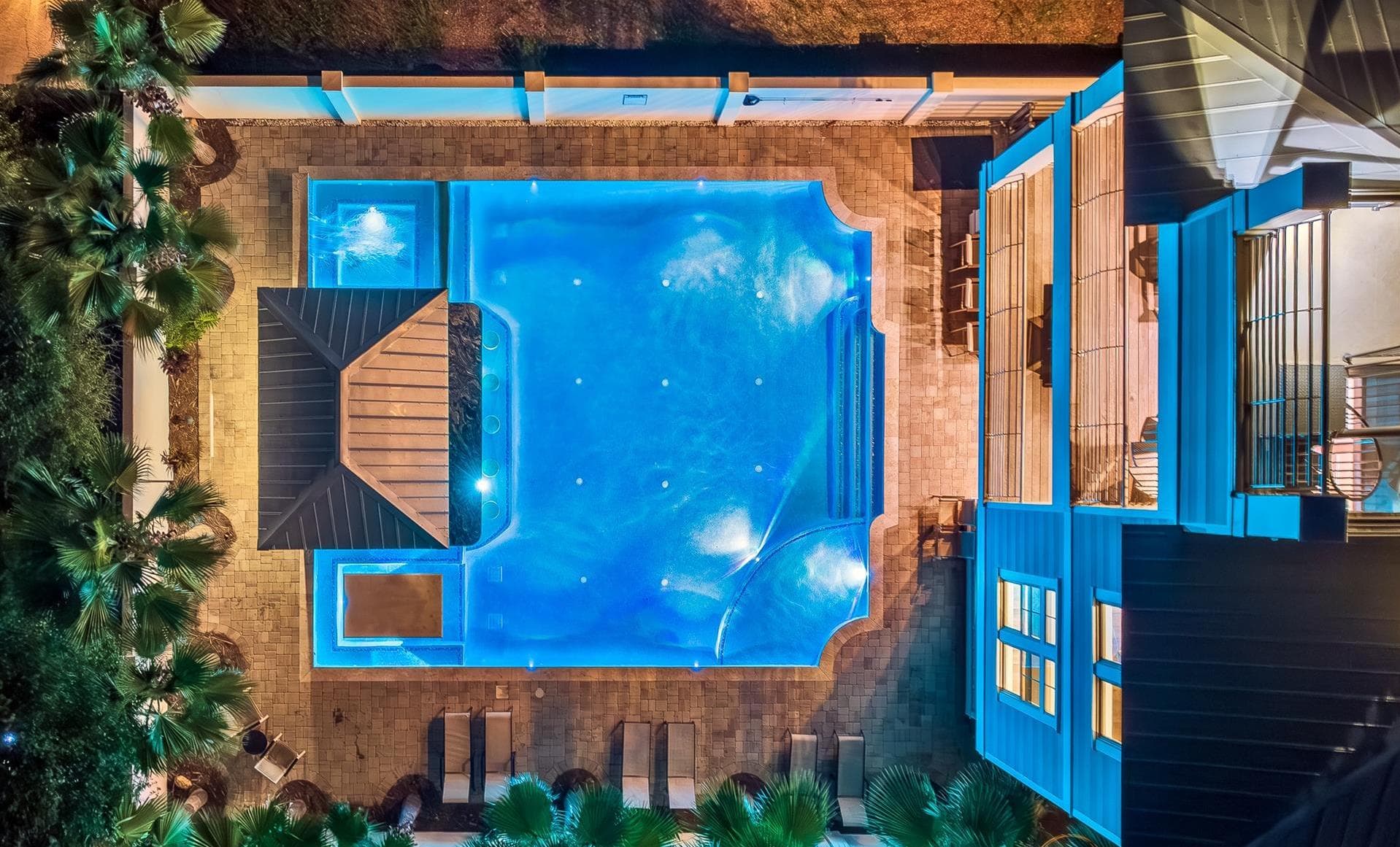 Life Aquatic Villa - Image 3