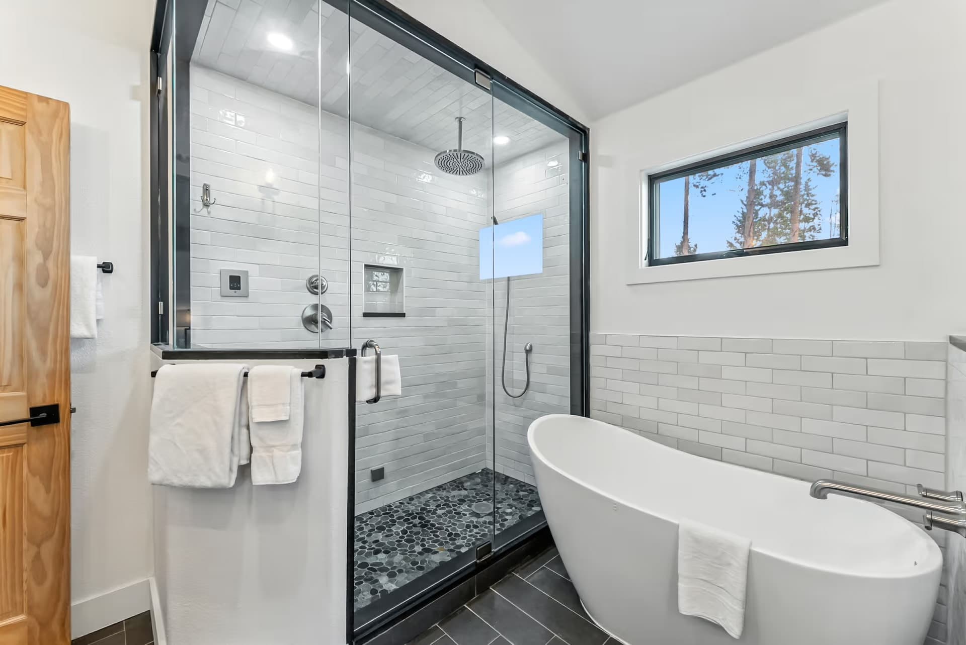 Snowbound Refuge - Image 20