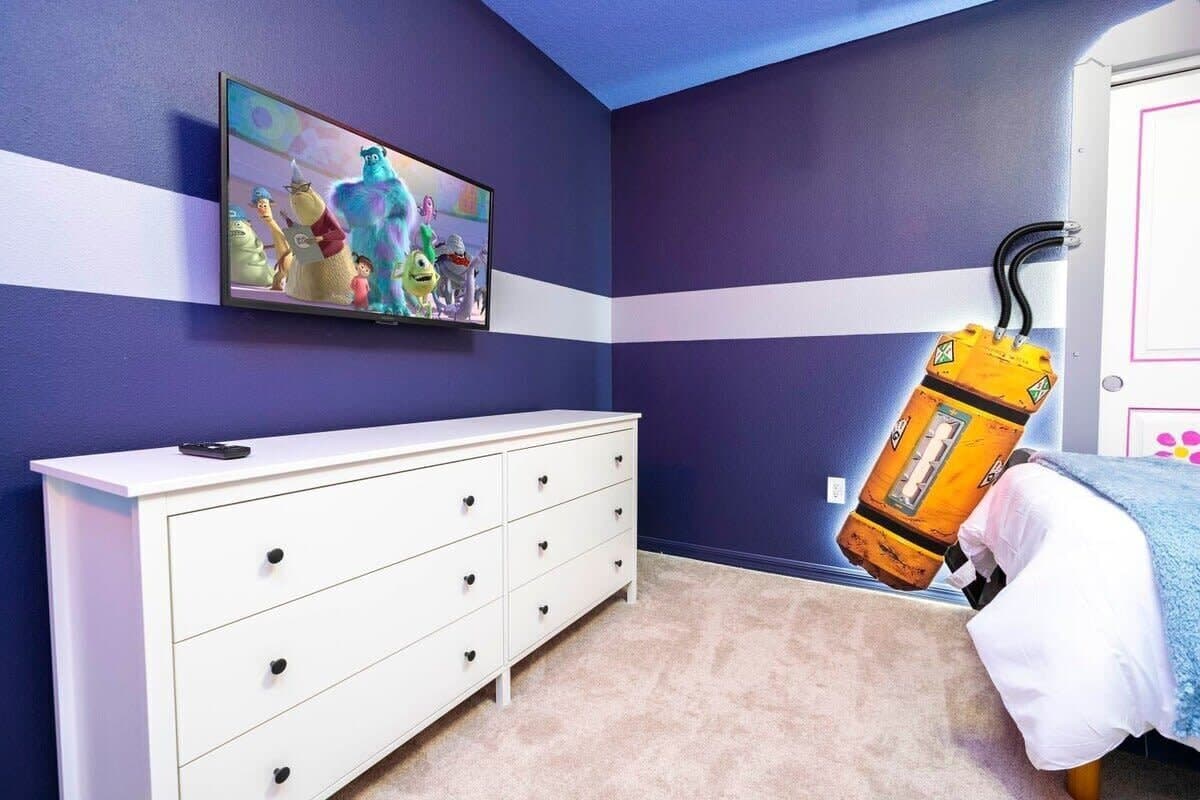 Windsor Island #4458 - Image 23