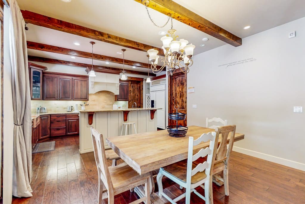 Cochise Charms Place - Image 5