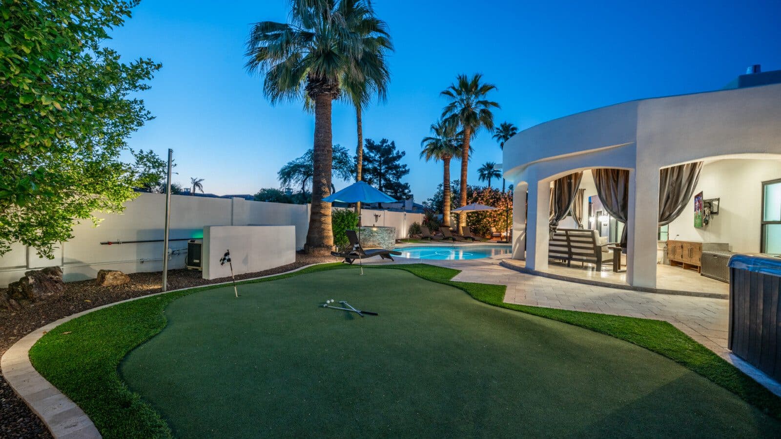 Spontaneous Desert Retreat - Image 3