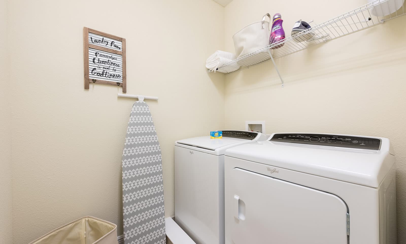 The Modern Galactic Villa - Image 28