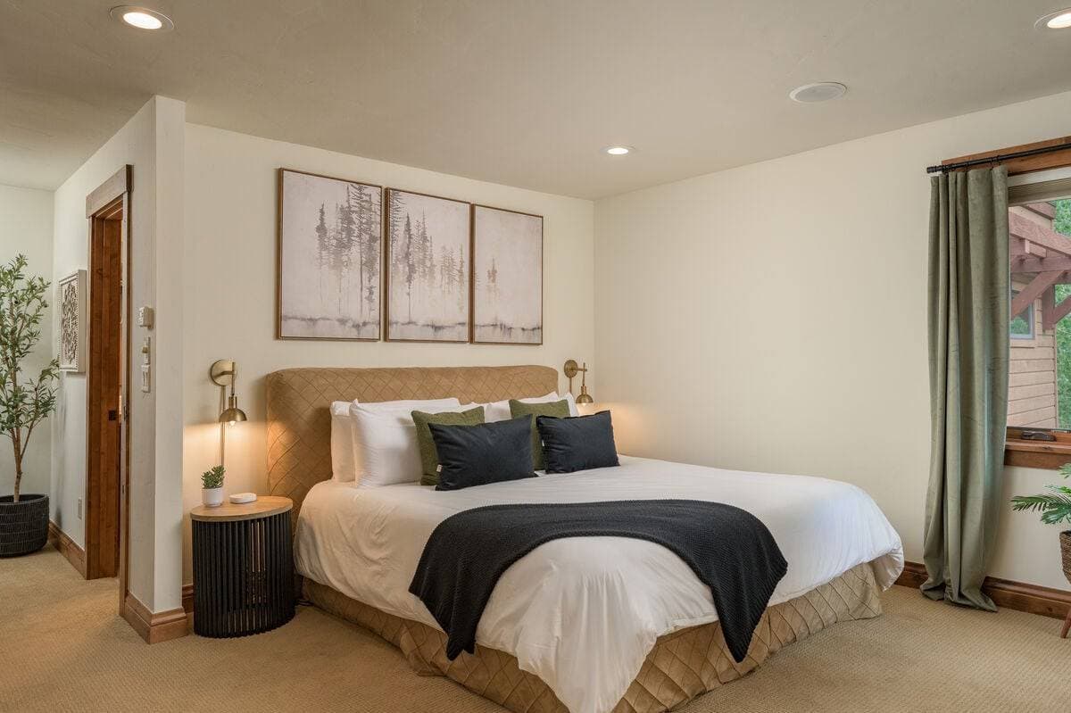 Four Sisters - Image 67