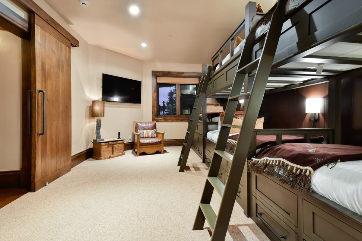 Ski Dream Home - Image 30