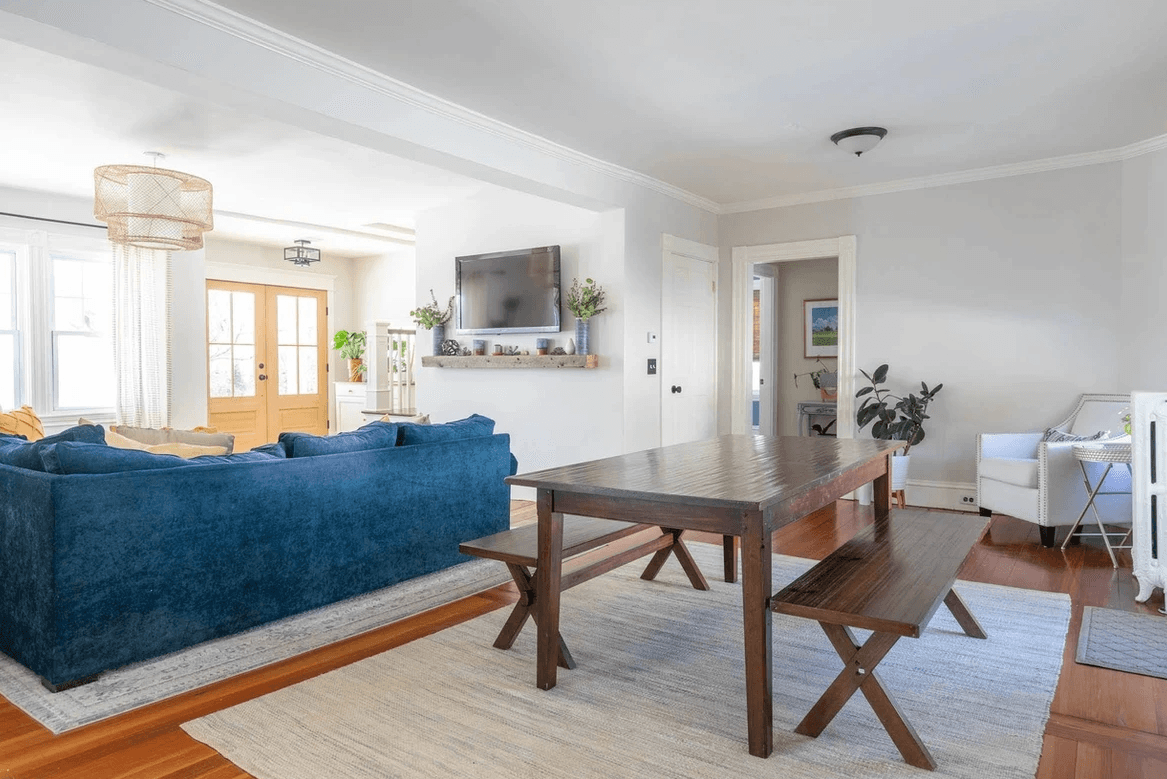 Modern Farmhouse - Image 7