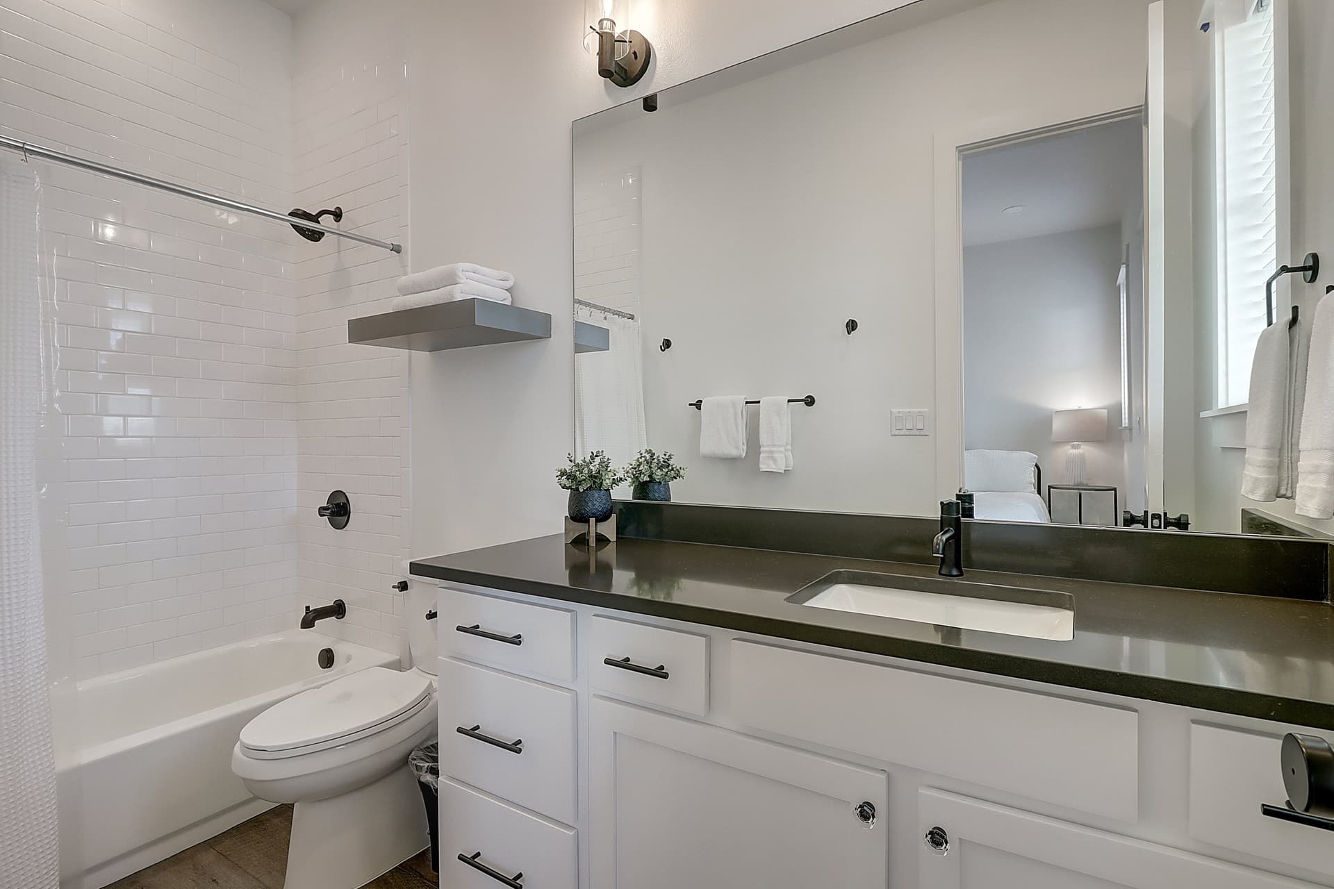 Shore Break House - Image 25