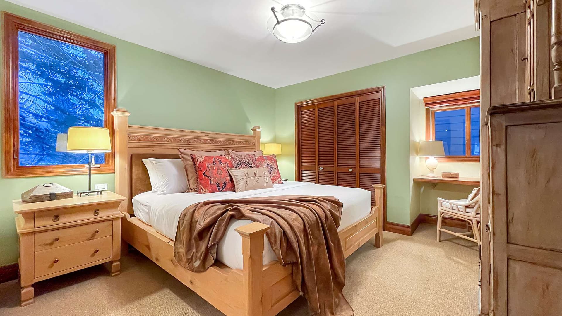 Whispering Waters Chalet - Image 6