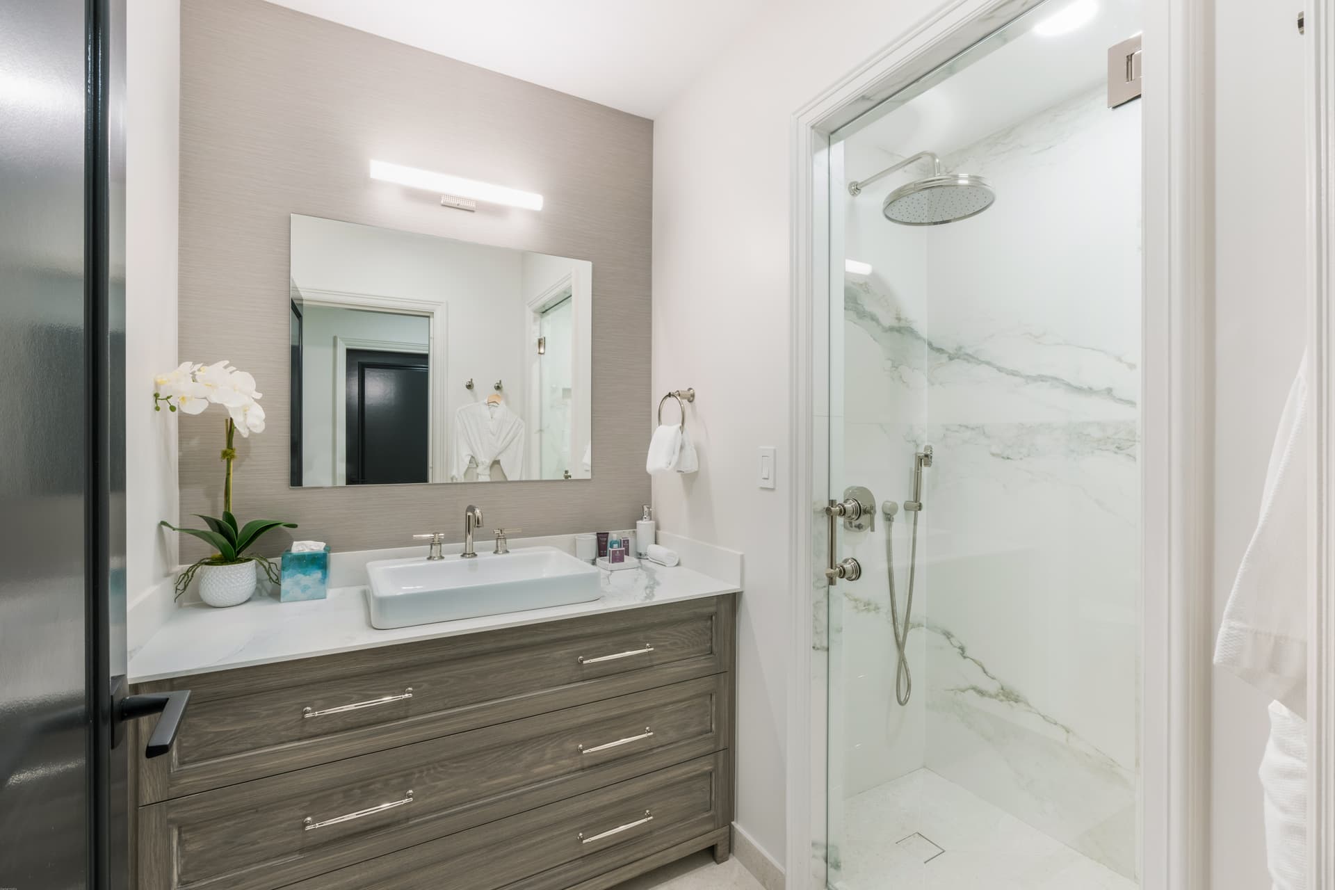 Ritz-Carlton Residence #401 - Image 9