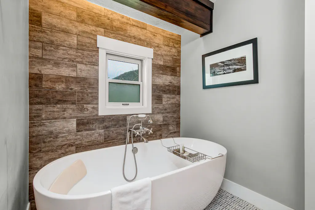 Alpine Retreat Home - Image 11