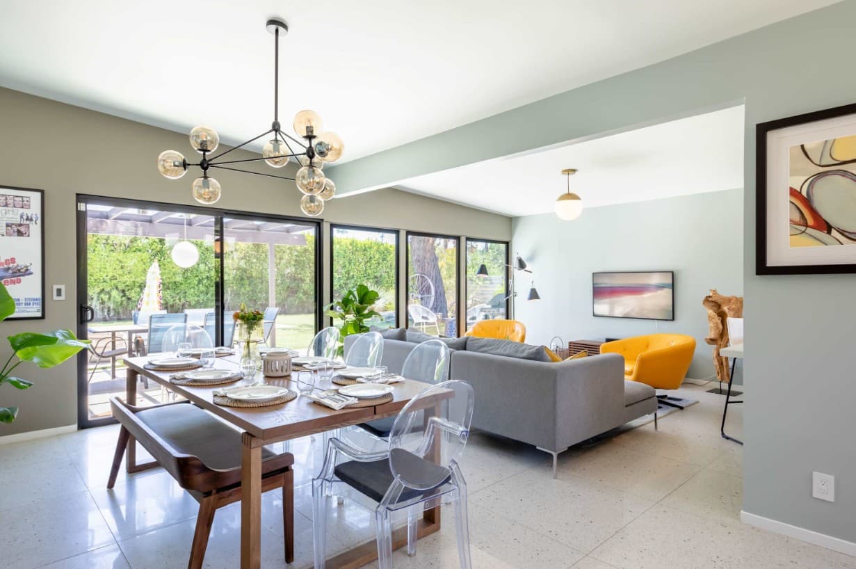 Hugh Kaptur's Mid Century Modern Oasis - Image 10