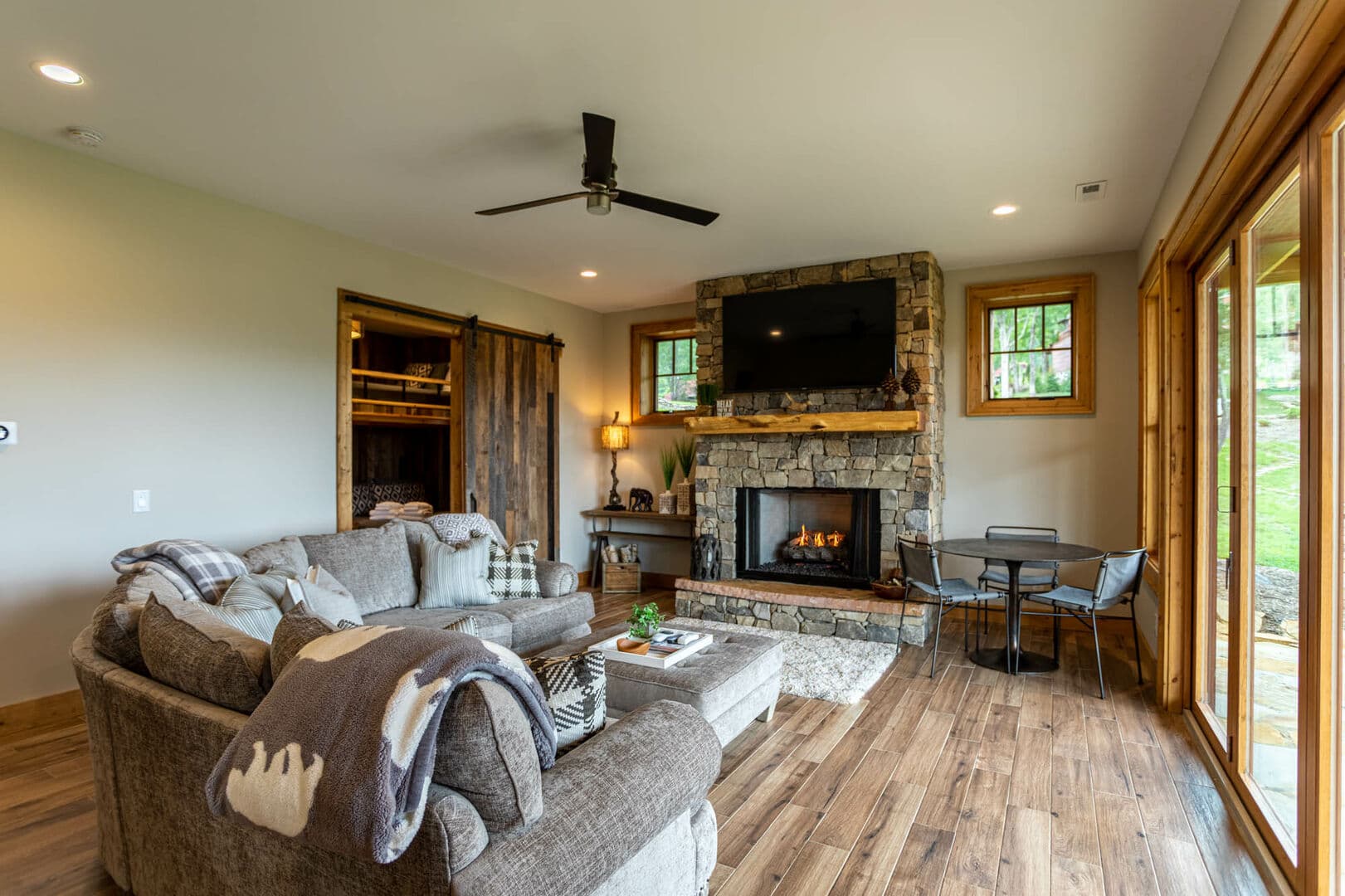 Lazy Bear Home - Image 15