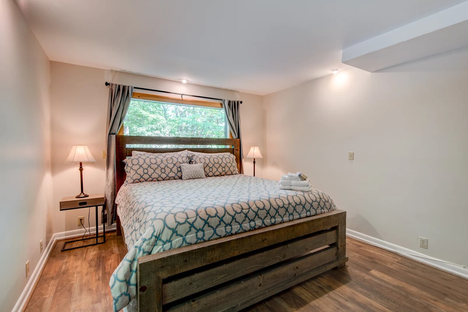 Paws a While - Image 37