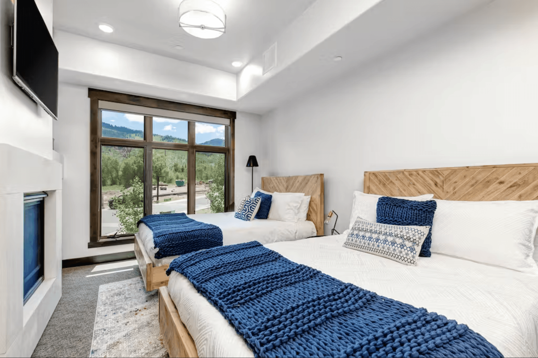 Blackstone Luxury Home - Image 13