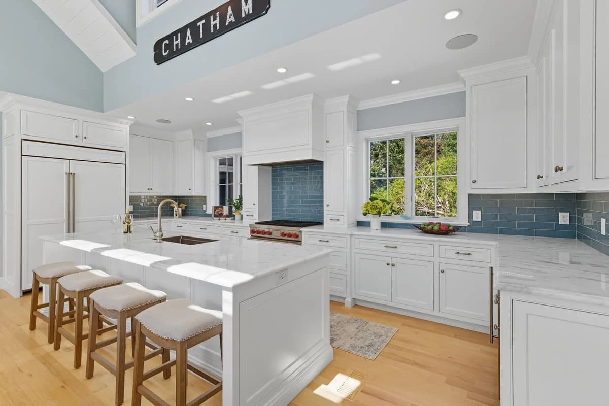 Three Buoys - Image 2