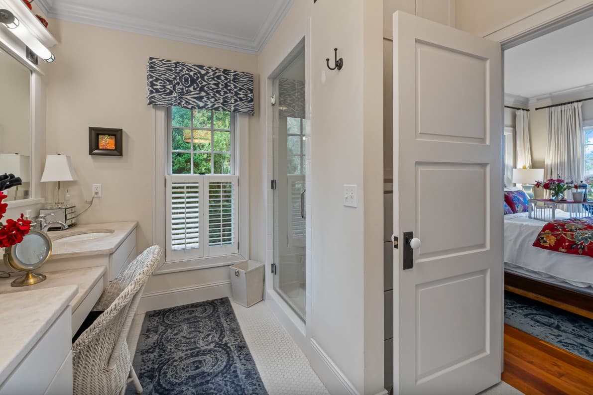 Goettelman's Lake House - Image 35