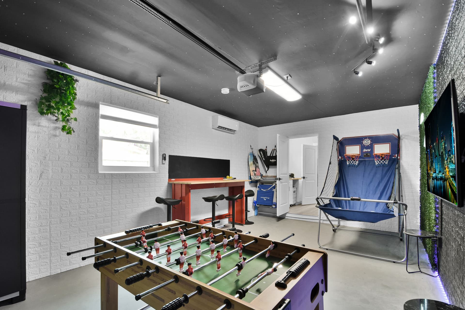 Bluebird House - Image 41