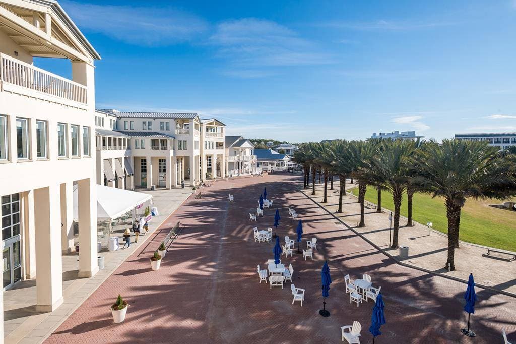 Above The Crowd Home - Image 2