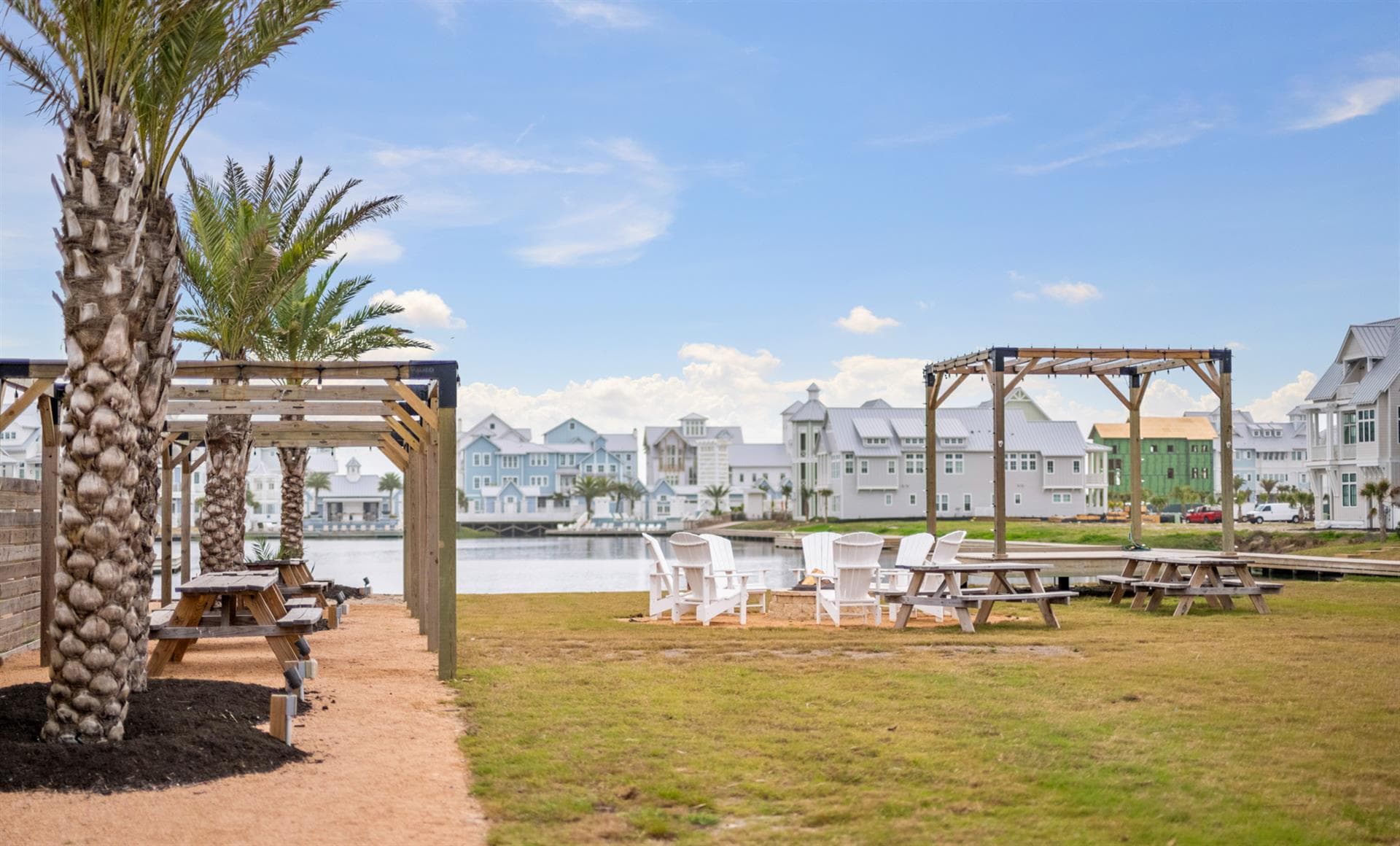 Holiday House - Image 79