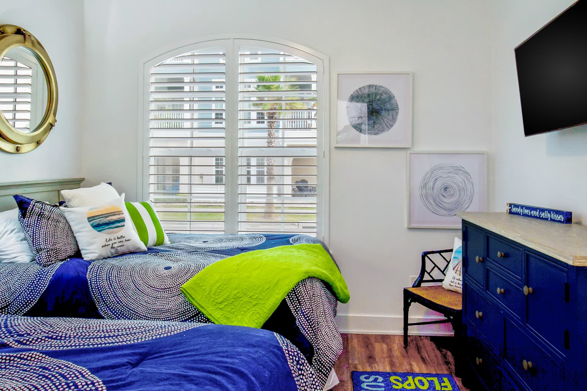 Grey Pelican Place - Image 12