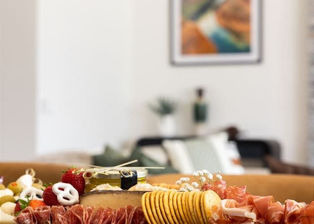 Estate on the River - Image 25