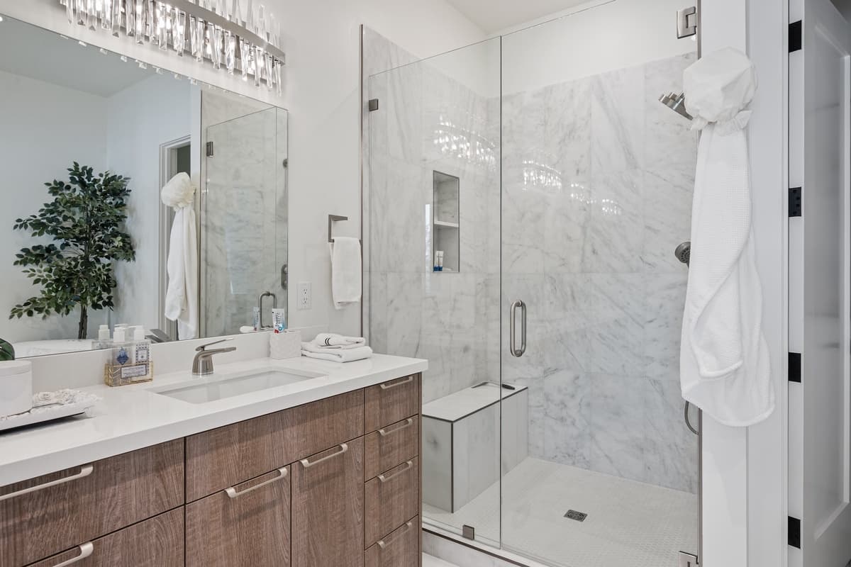 Quicksilver Haus - Image 66