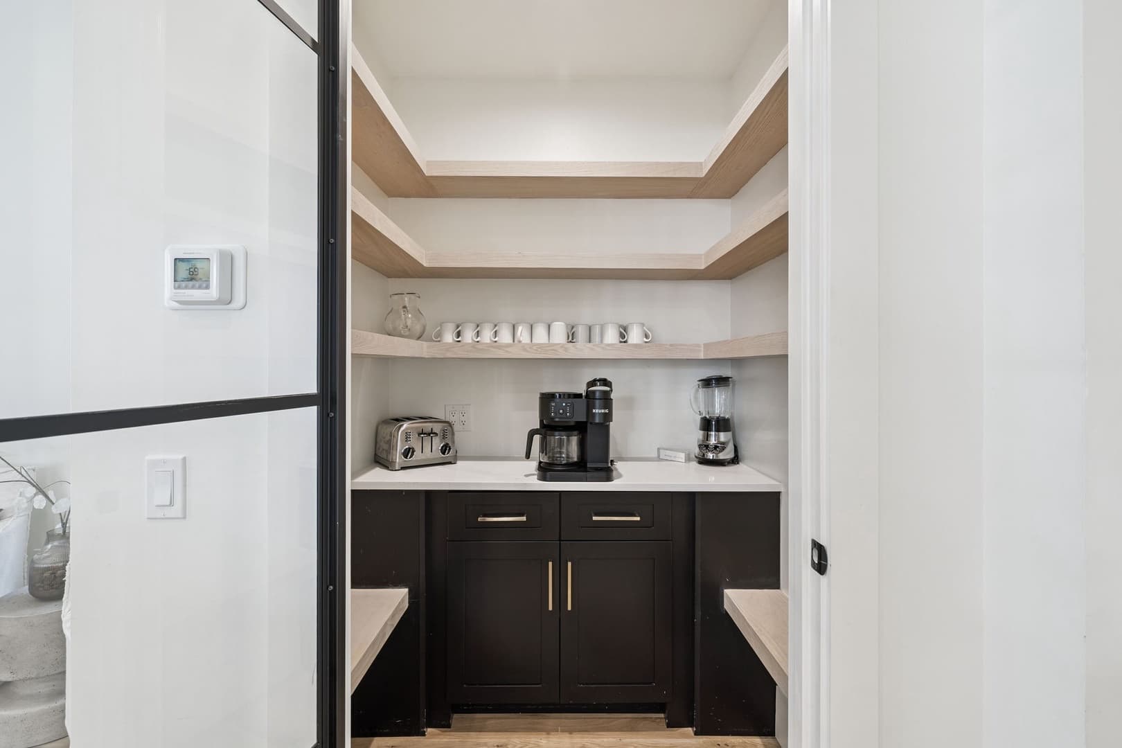 Anna Blue - Image 16