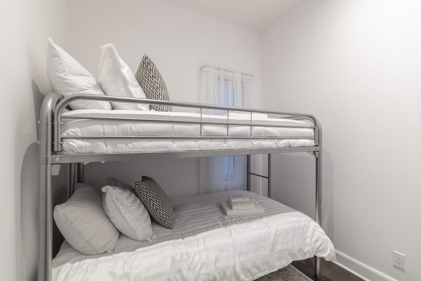 Laurent Home - Image 11