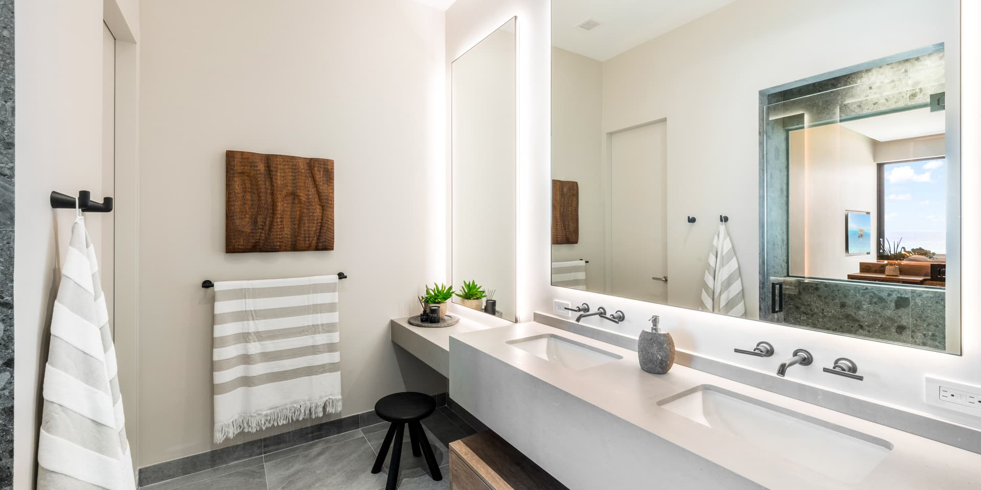 Bella Rocca Grand Estate - Image 32