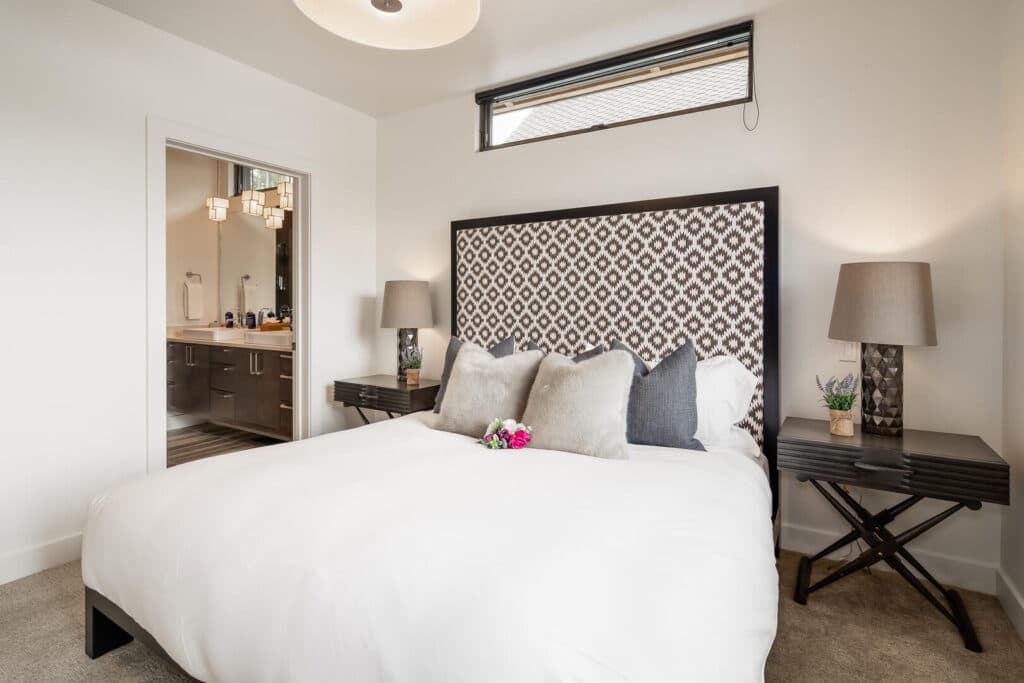 Six Silver Speaks - Image 8