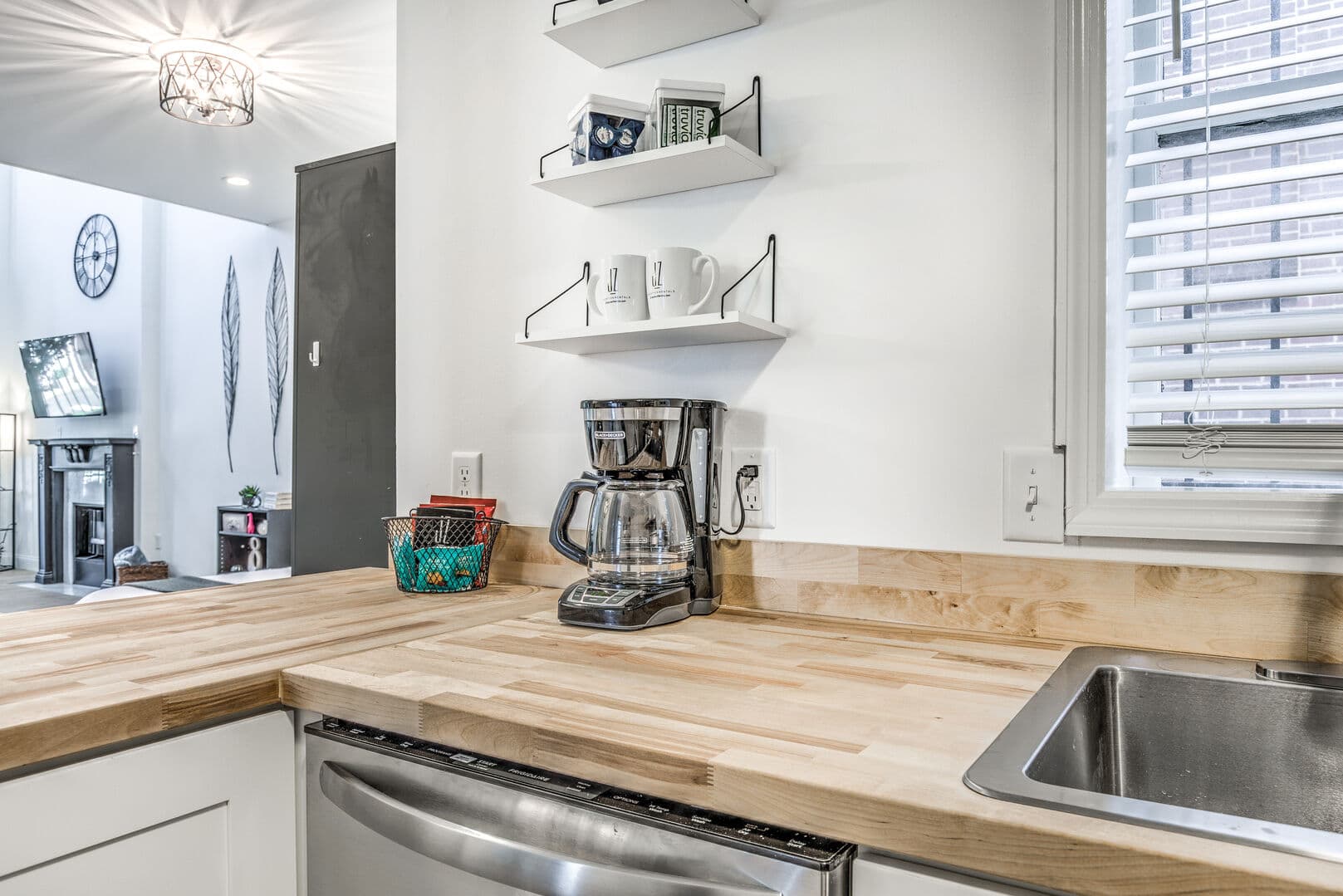 Lenox Comfort Corner - Image 13