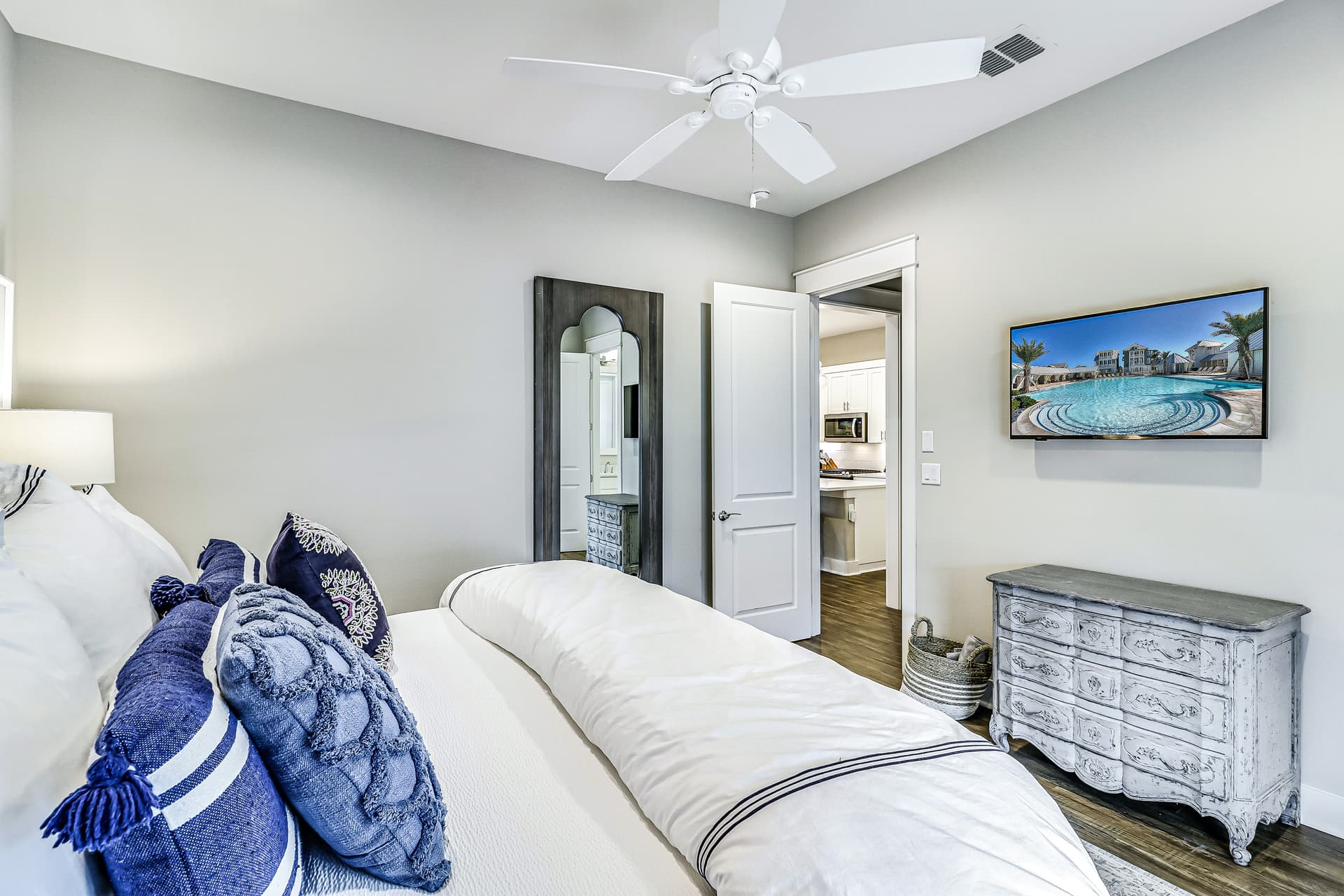 Smiles and S'mores - Image 10