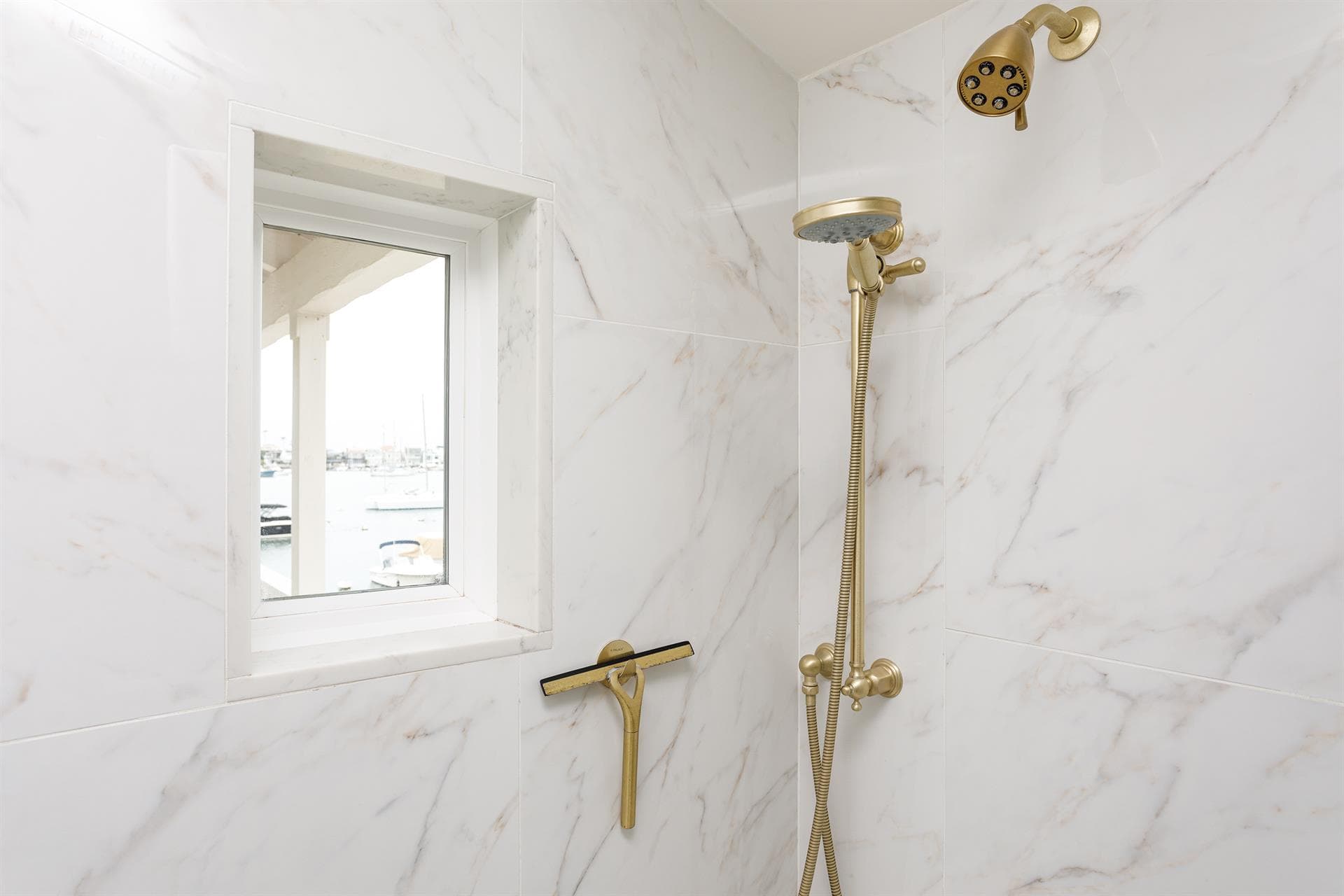 Harbor Beach Escape - Image 17