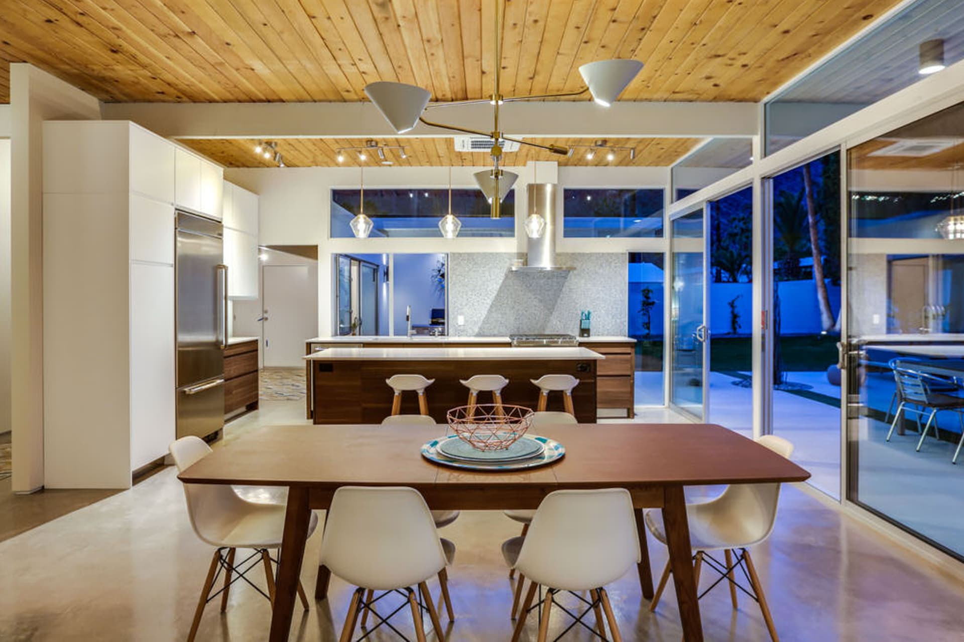 Regal Contemporary House - Image 5