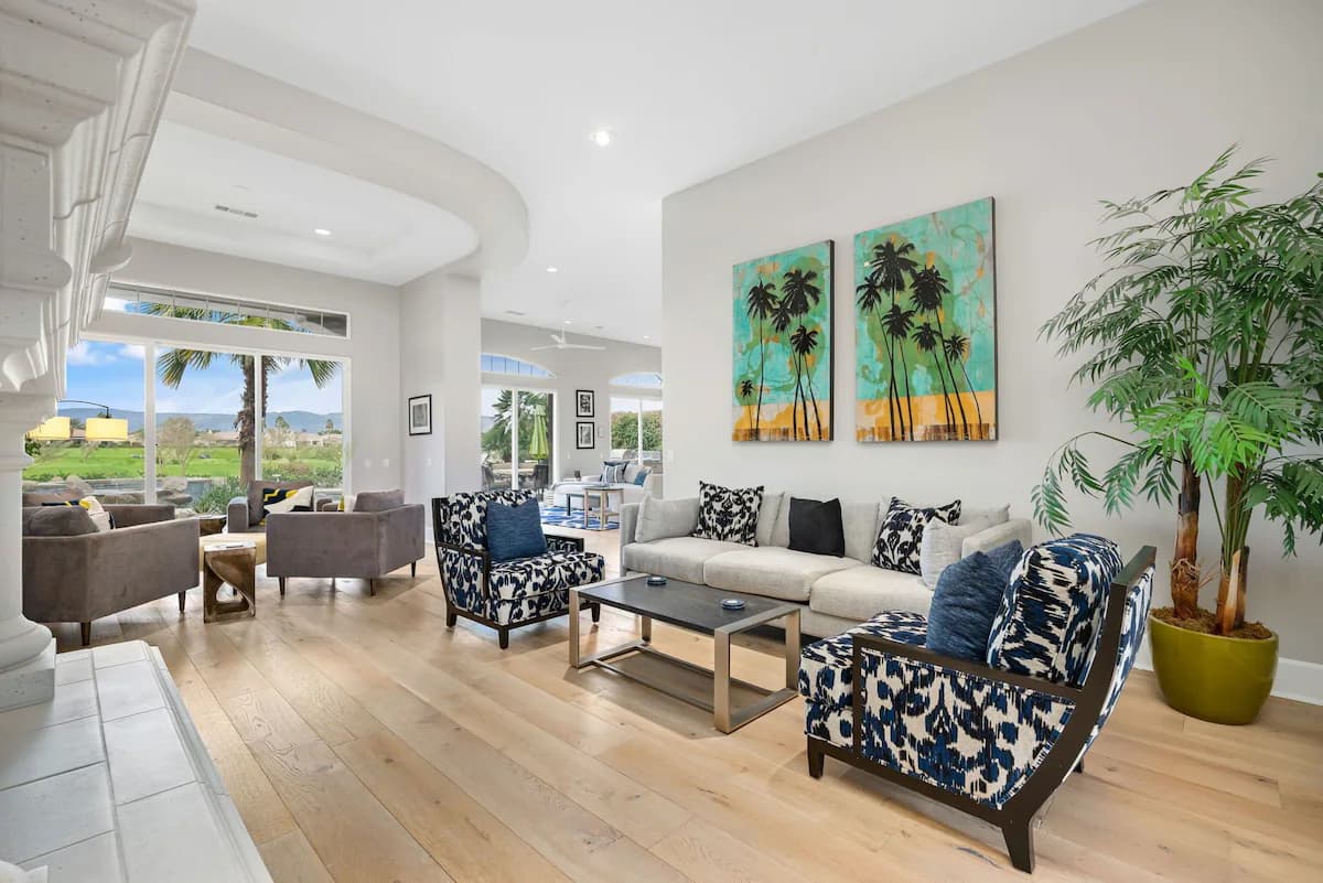 Lake View Home - Image 11