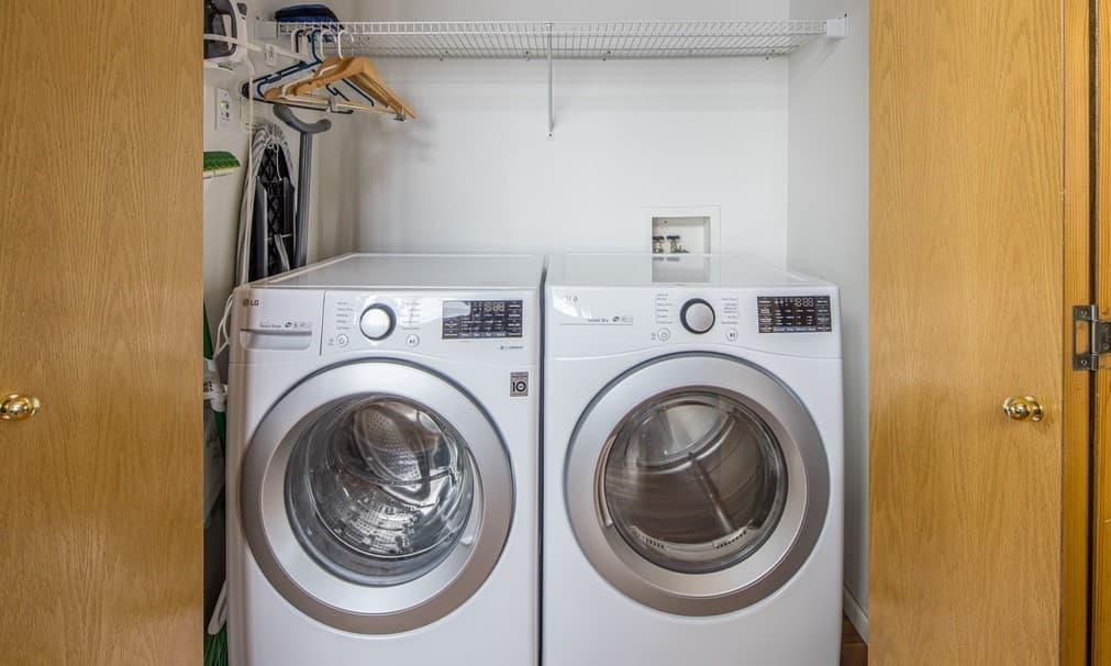 Running Bear Home - Image 25